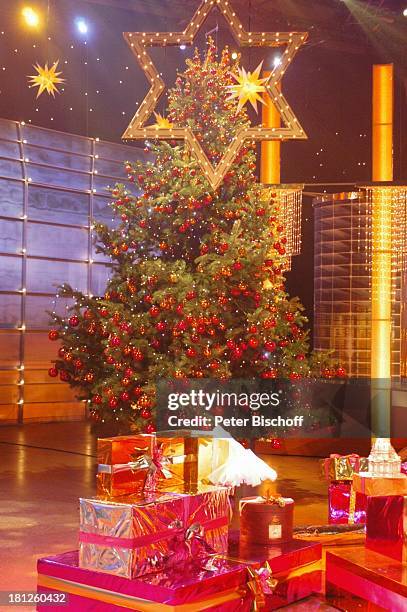 Weihnachtsbaum, ZDF-Show: "Willkommen bei C a r m e n N e b e l", Erfurt, , "Messehalle Erfurt", Weihnachten, Weihnachtszeit, Geschenk, Advent,...