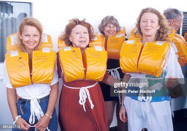 Ute Christensen, Brigitte Mira, Gerlinde Speidel, Tochter Jutta Speidel , ZDF-Reihe "Traumschiff ", Folge 10, Episode 3, "Liebe durch zwei", , MS...