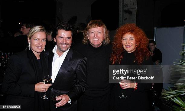 Thomas Anders , Ehefrau Claudia Hess , Frank Farian, Ingrid "Milli" Segieth , bei der Verleihung des "Deutschen Musikpreises" an U d o J ü r g e n s,...