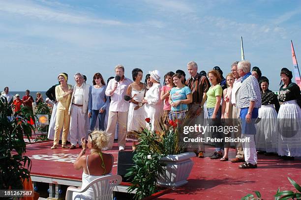 Helga Schlack , Peer Schmidt, Katja Ebstein, Ludger Abeln , Madeleine Wehle , Marie-Luise Marjan, Kati und Ela von der Musikgruppe "Wonderwall", ,...