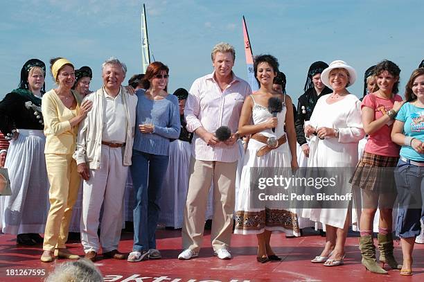 Helga Schlack , Peer Schmidt, Katja Ebstein, Ludger Abeln , Madeleine Wehle , Marie-Luise Marjan, Kati und Ela von der Musikgruppe "Wonderwall", ,...