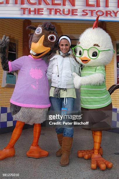 Maya Saban, Disney-Mitarbeiter als Disney-Figuren verkleidet , "Walt Disney Studios Park" beim "Disneyland Paris", Paris, Frankreich, ,