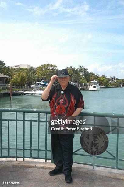 Ralf Bendix, Urlaub, Key Biscayne/Florida/USA/Nord-Amerika, , Sänger, Sonnenbrille, Hafen, Hemd, Hut, Kopfbedeckung, Promis, Prominente, Prominenter,