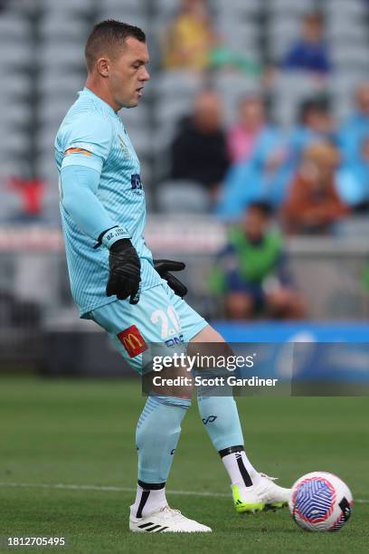 Danny Vukovic of the Mariners with the ball during the A-League Men round five match between Newcastle Jets and Central Coast Mariners at Industree...