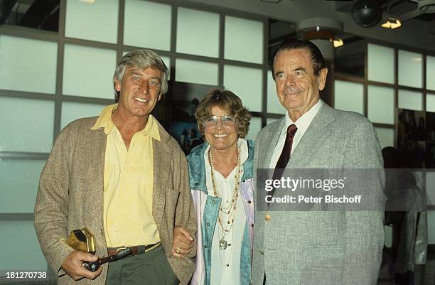 Siegfried Rauch, Maria Schell, Glenn Ford, , Pressevorführung ARD-Serie: "Die glückliche Famile", Folge 10: "Schöne Bescherung", München, ,...