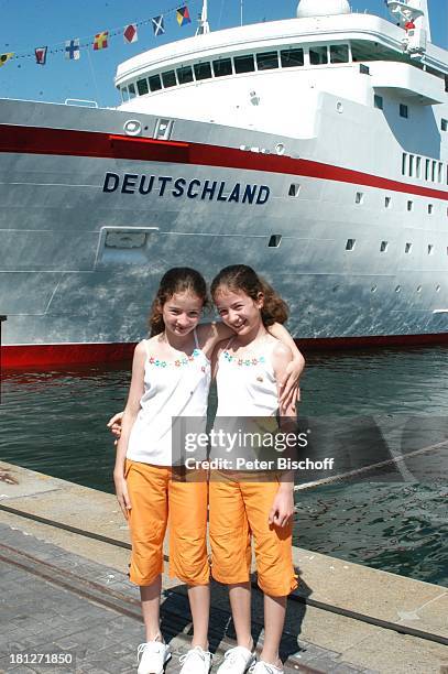 Katrin Brardt, Zwillings-Schwester Wiebke Brardt, vor den Dreharbeiten zur ZDF-Reihe "Traumschiff", Folge 53: "Botswana", Kapstadt, Südafrika,...