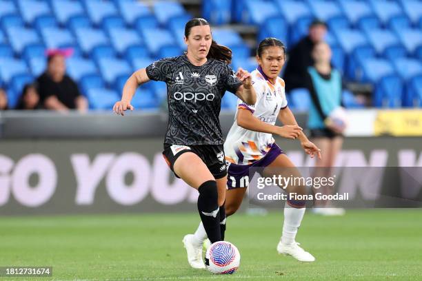 Michaela Foster of Wellington in action during the A-League Women round six match between Wellington Phoenix and Perth Glory at Go Media Stadium, on...