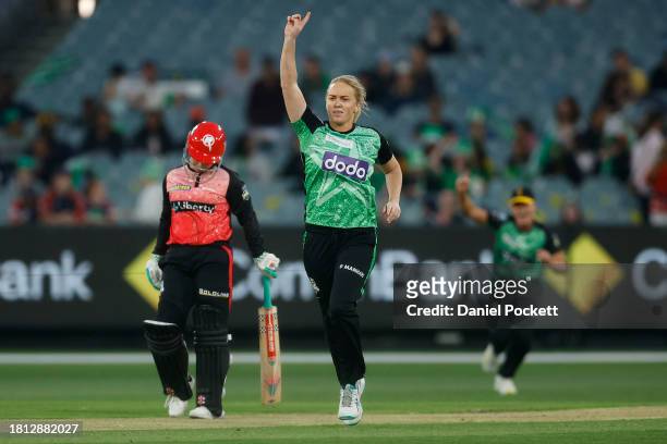 Kim Garth of the Stars celebrates the dismissal of Emma De Broughe of the Renegades during the WBBL match between Melbourne Stars and Melbourne...