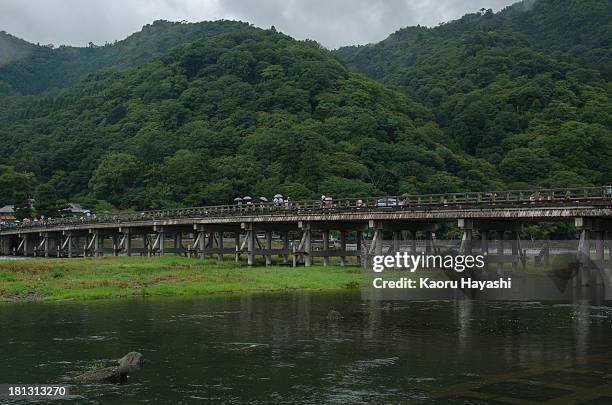 arashiyama in the summer (kyoto) - 渡月橋 ストックフォトと画像