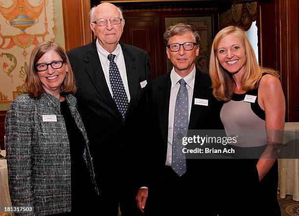 Kristianne Gates Blake, Bill Gates Sr., Bill Gates and Elizabeth Gates Armintrout are seen during the The Lasker Awards 2013 on September 20, 2013 in...