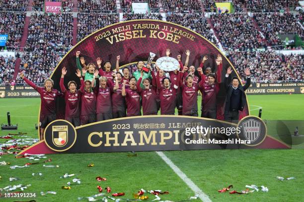 Hotaru Yamaguchi, captain of Vissel Kobe lifts the trophy after the J.LEAGUE Meiji Yasuda J1 33rd Sec. Match between Vissel Kobe and Nagoya Grampus...