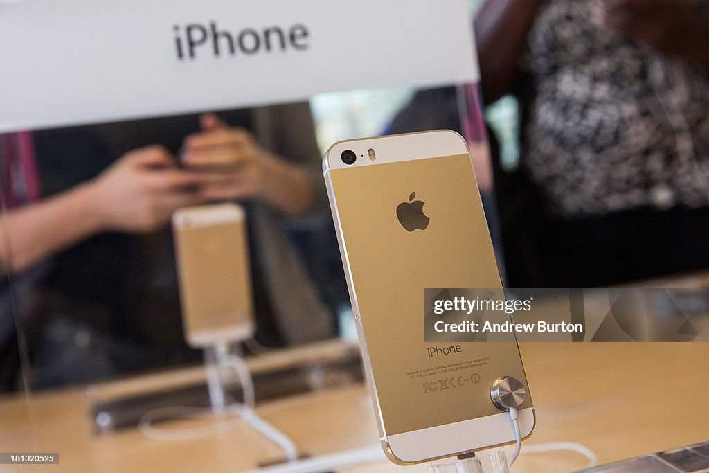 Apple's Latest iPhone Models Go On Sale Across U.S.