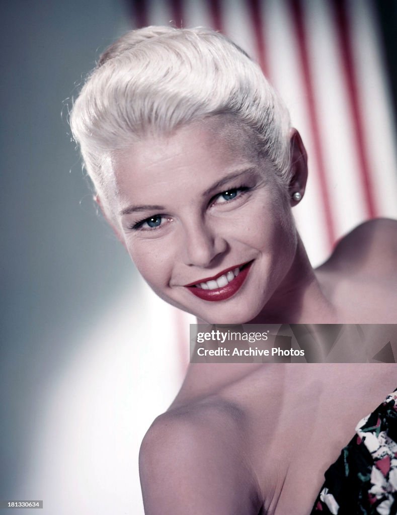 Mary Peach In Publicity Portrait Circa 1965 News Photo Getty Images mary-peach-in-publicity-portrait-circa-1965-news-photo-getty-images