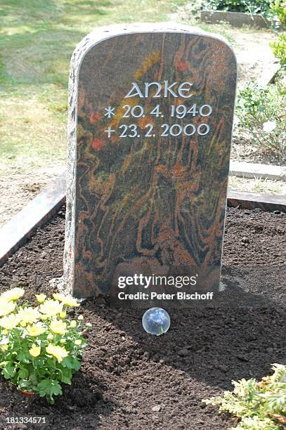 Grab von Rudi Carrelund Ex-Ehefrau Anke Kesselaar, "Friedhof Heiligenfelde" , Deutschland, ,