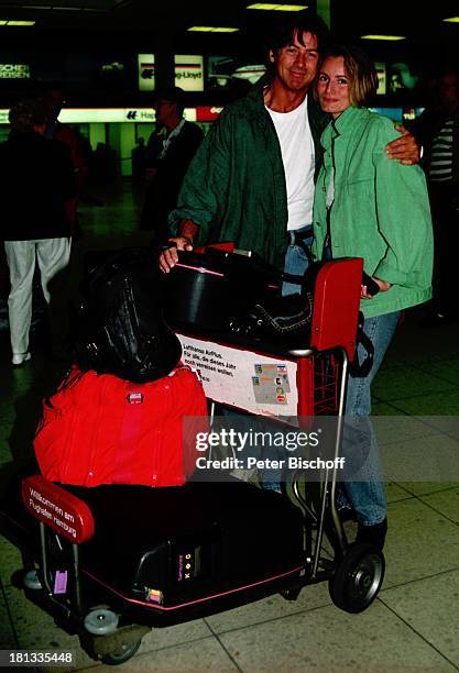 Herbert Herrmann, Lebensgefährtin Karin Gustke, Urlaub auf Mallorca, Hamburg, Deutschland, , "Hamburger Flughafen", Abflughalle, Schauspieler,...