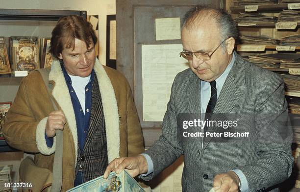 Fritz Wepper , Spielerfinder , Jubiläum zum einemillionsten verkauften "Scotland Yard"-Spiel, Ravensburg, Deutschland, , Archiv, anschauen,...