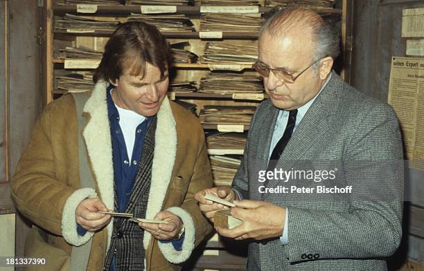 Fritz Wepper , Spielerfinder , Jubiläum zum einemillionsten verkauften "Scotland Yard"-Spiel, Ravensburg, Deutschland, , Archiv, anschauen,...