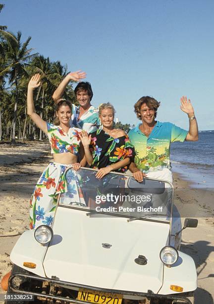 Renate Langer , Sascha Hehn, Helmut Zierl, Olivia Pascal , am Rande der Dreharbeiten zur ZDF-Serie "Traumschiff", Salvador do Bahia, Brasilien, ,...