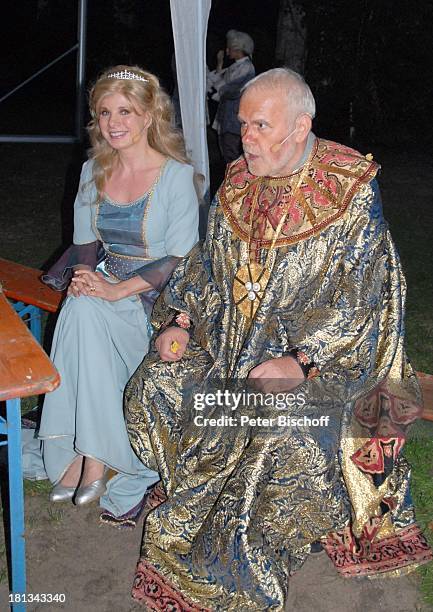 Deborah Sasson , Gunther Emmerlich , Opern-Gala "Die Zauberflöte" von W.A.Mozart, Freiluft-Aufführung , "Schlossplatz", Rastede , Niedersachsen,...