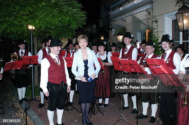 Carolin Reiber, Musikkapelle Altöttingen , BR-Sendung: "Bayern Tour", Hotel "Zur Post", Kapellplatz, Altötting , Bayern, Deutschland, , Prod.-Nr.:...