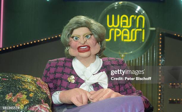 Hannelore Kohl , "Was`n Spass",;Das Beste aus der ZDF- Show "Wetten dass..?", Köln, Deutschland, , Puppe, Gummipuppe, Parodie, parodieren,