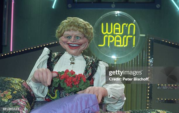 Maria Hellwig, "Was`n Spass", Das Beste aus der ZDF- Show "Wetten dass..?", Köln, Deutschland, , Puppe, Gummipuppe, Parodie, parodieren, Sängerin,...