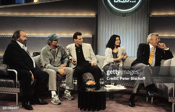 Bud Spencer, Terence Hill, Henry Maske, Vanessa Mae, Dieter Thomas Heck , ZDF-Show "Wetten, dass ; ?", Bremerhaven, Deutschland, , Getränk, Glas,...