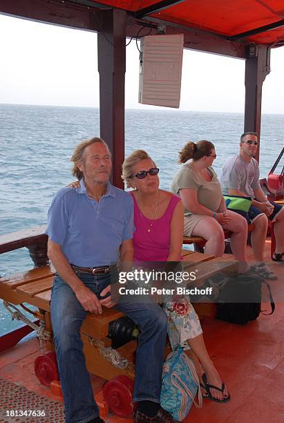 Horst Janson, Ehefrau Hella, Segelschiff "Jolly Joker", Bridgetown, Insel Barbados, Karibik, Hochzeit, Urlaub, Schiff, Piratenschiff, Schauspieler,