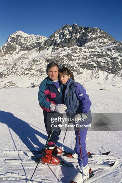 Desiree Nosbusch, Lebensgefährte Georg Bossert, Skiurlaub, St. Moritz, Schweiz, , Ski, Skier, Skifahren, Skistock, Skistöcker, Berge, Berg, Gebirge,...