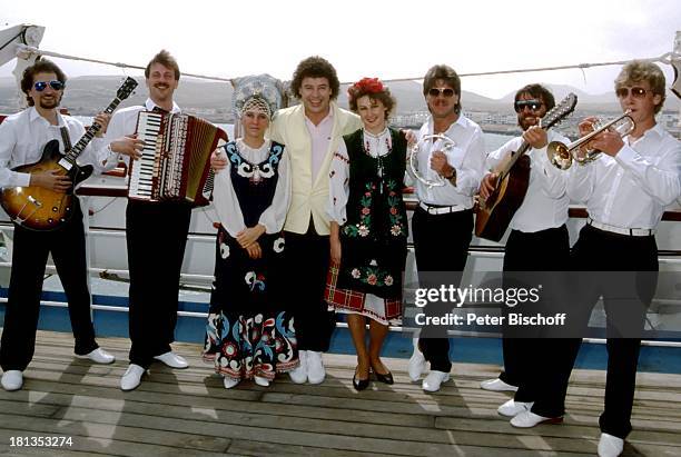 Tony Marshall , "Schwarzwald-Musikanten", Stewardessen Helena und Galina, Mittelmeer-Kreuzfahrt, "MS Odessa", Atlantik, Europa, Urlaub,...