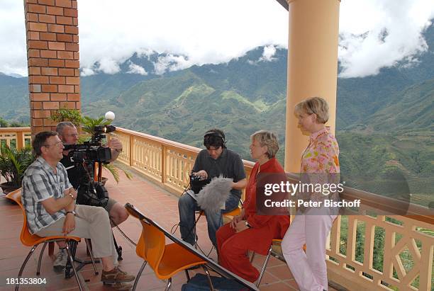 Marie-Luise Marjan , Marianne Monika Raven , Tonmeister Philipp Freund , Kameramann Robert Helming , Producer Heiko Schäfer , TV-Interview,...