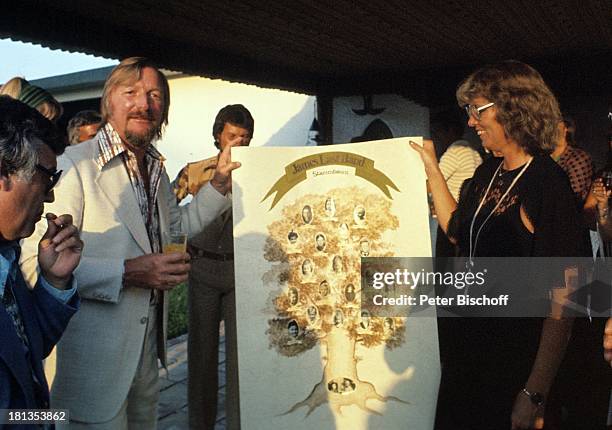 James Last , Ehefrau Waltraud , Band-Mitglieder mit Ehefrauen, Marbella, Spanien, Europa, , Glas, Stammbaum, Urlaub, Dirigent, Orchesterchef,...