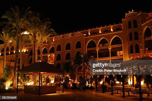 Makadi Palace , Makadi Beach bei Hurghada, Ägypten, Afrika, , Restaurant "The Dome", Palmen, Säule, Säulen, Beleuchtung, Dämmerung, Nacht, Luxus,...