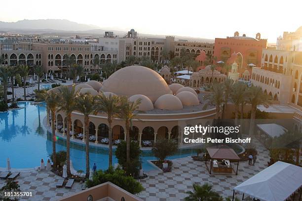 Makadi Palace , Makadi Beach bei Hurghada, Ägypten, Afrika, , Restaurant "The Dome", Pool, Swimmingpool, Säule, Säulen, Palmen, Luxus, Luxushotel,...