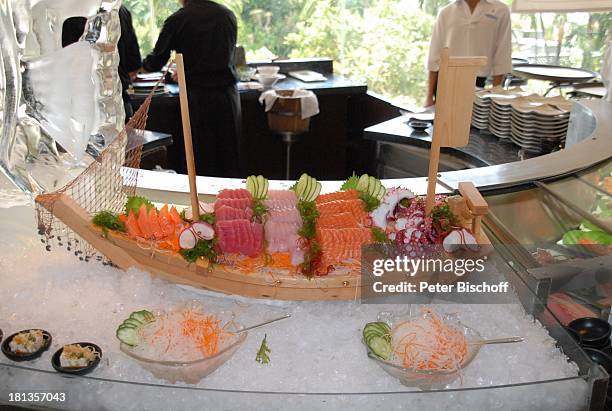 Schiffchen mit Fisch-Gerichten, Buffet, Restaurant vom "Oriental"-Hotel, Bangkok, Thailand, Speisen, Essen, Eis, Luxus, edel, Reise,