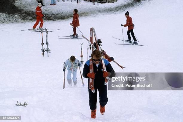 Fritz Wepper, Tochter Prinzessin Stephanie von Hohenzollern , Urlaub in der Schweiz, Engelberg, Schweiz, Europa, , Winter, Schnee, Berge, Skianzug,...