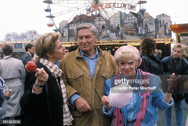 Mona Seefried, Günter Pfitzmann, Anita Kupsch, , ARD-Arzt-Serie "Praxis Bülowbogen", Folge 21 bis 40, Berlin, Deutschland, Europa, Rummelplatz,...