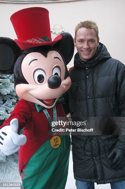 Branco Vukovic, Disneyfigur "Mickey Maus", Eröffnung der Weihnachtssaison, "Disneyland Resort Paris", Frankreich, Europa, Freizeitpark,...
