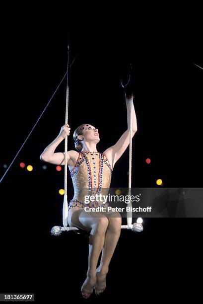 Margot Werner, ARD-Benefiz-Zirkus-Gala "Stars in der Manege", München, Bayern, Deutschland, Europa, Trapez, Kostüm, Verkleidung, verkleidet,...