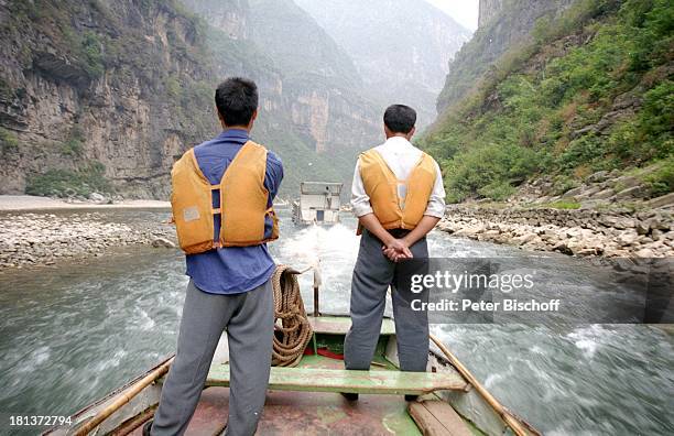 Boot, Fluss Jangtse , Kreis Wushan, Stadt Chongqing, Volksrepublik China, Asien, Rundreise, Reise, Flusskreuzfahrt, Gewässer, Berge, Gebirge,...