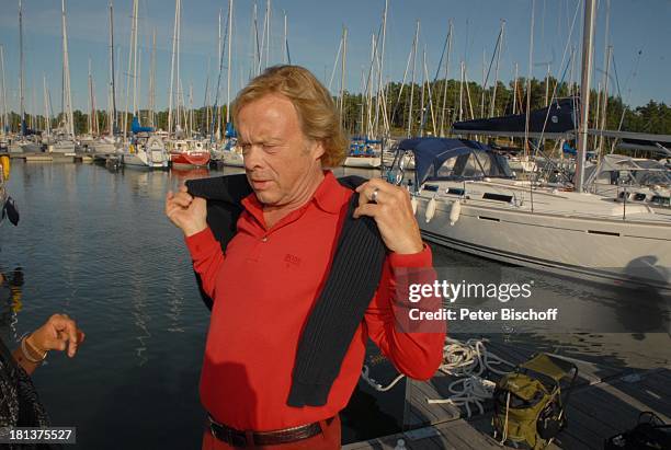 Volker Lechtenbrink , ZDF-Sonntagsfilm Inga Lindström-Film, Folge 31 "Das Herz meines Vaters", Bullandö Marina, Värmdö bei Stockholm, Schweden,...