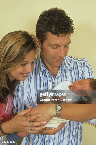 Albert Oberloher , Ehefrau Catherine , Tochter Alina Marie , Homestory, Bad Abbach bei Regensburg, Bayern, Deutschland, Europa, Familie, Baby,