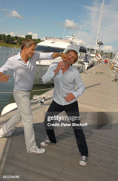 Andreas Brucker , Julian Weigend , ZDF-Sonntagsfilm Inga Lindström-Film, Folge 31 "Das Herz meines Vaters", Bullandö Marina, Värmdö bei Stockholm,...