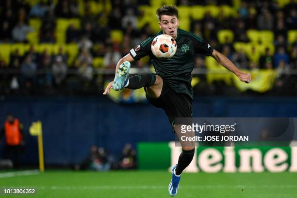 Panathinaikos' Greek defender Georgios Vagiannidis controls the ball during the UEFA Europa League first round group F between Villarreal CF and...