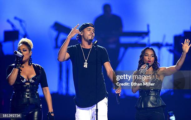 Tlc Performance 3,128 Tlc Chilli Stock Photos, High-Res Pictures, and Images - Getty Images