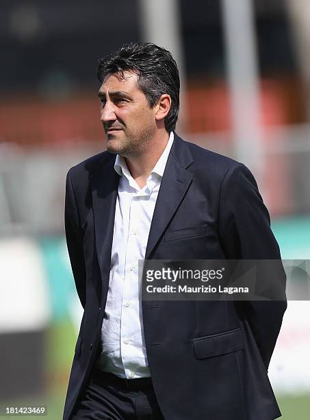 Alfredo Aglietti head coach of Novara looks on during the Serie B match between Reggina Calcio and Novara Calcio at Stadio Oreste Granillo on...