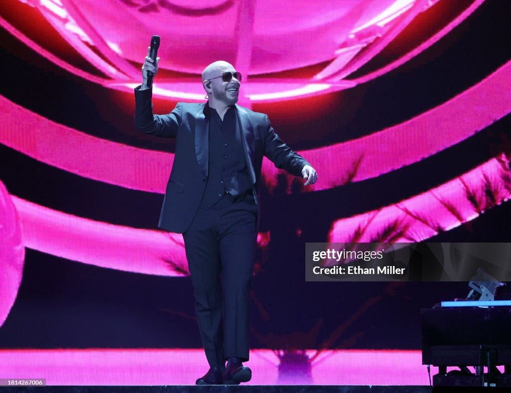 Enrique Iglesias, Pitbull And Ricky Martin: The Trilogy Tour - Las Vegas, NV