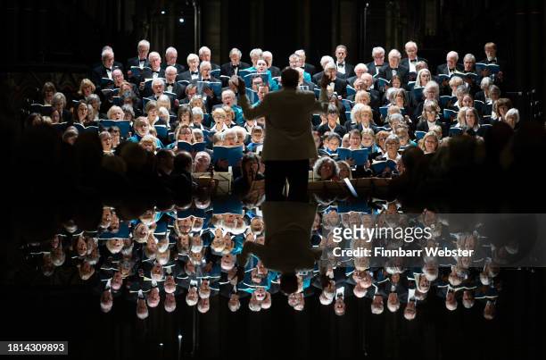 Salisbury Musical Society perform Bach Mass in B Minor with Salisbury Cathedral Choir and Florilegium, conducted by David Halls to a packed Salisbury...