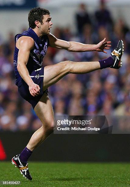 Hayden Ballantyne of the Dockers kicks the ball during te AFL Second Preliminary Final match between the Fremantle Dockers and the Sydney Swans at...