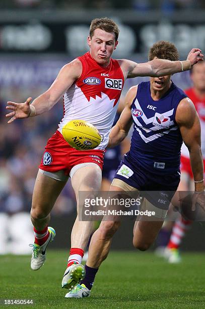 Harry Cunningham of the Swans kicks the ball for a goal during the AFL Second Preliminary Final match between the Fremantle Dockers and the Sydney...